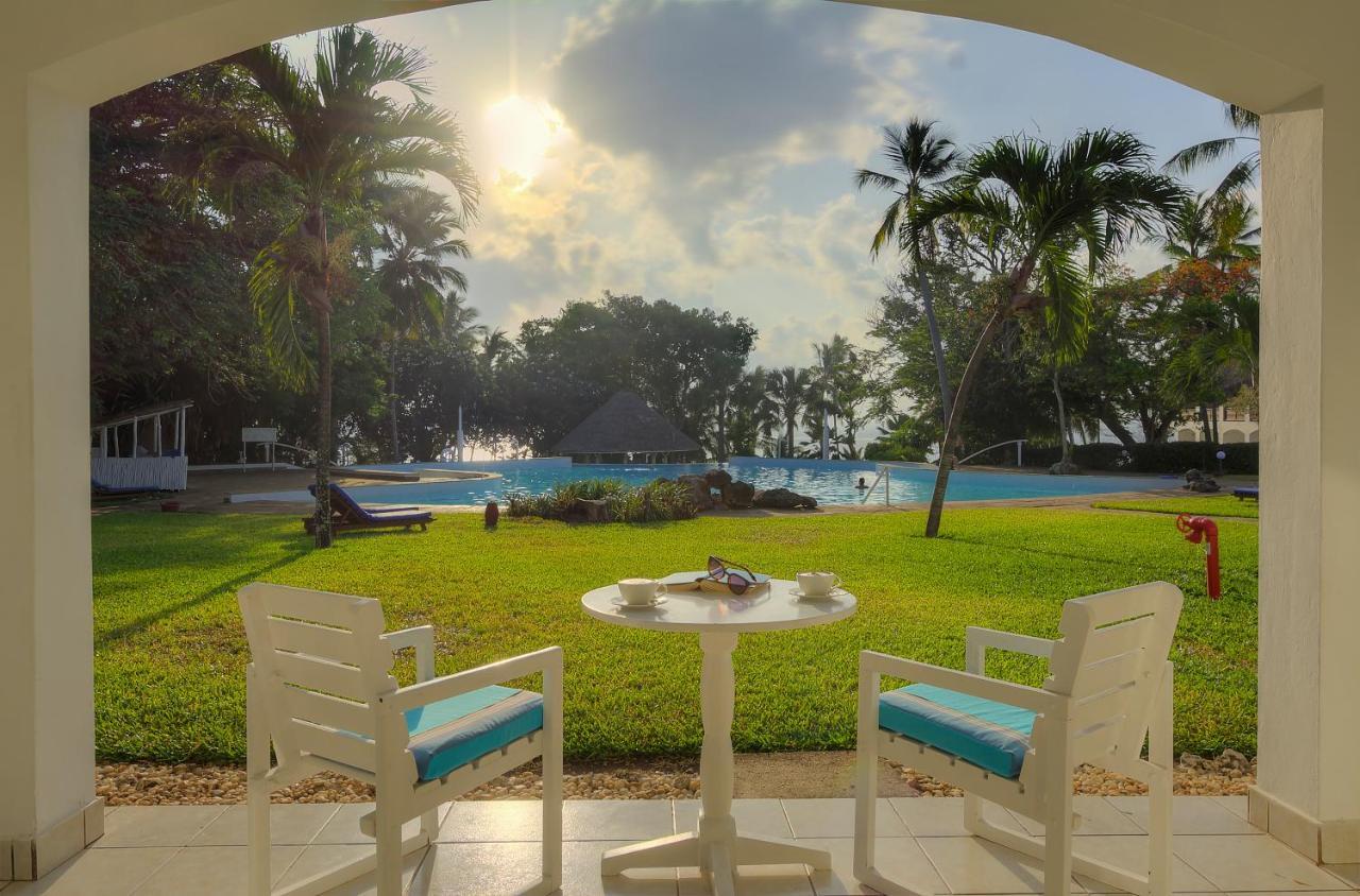 Pool Side Room,1386623234:JPEG